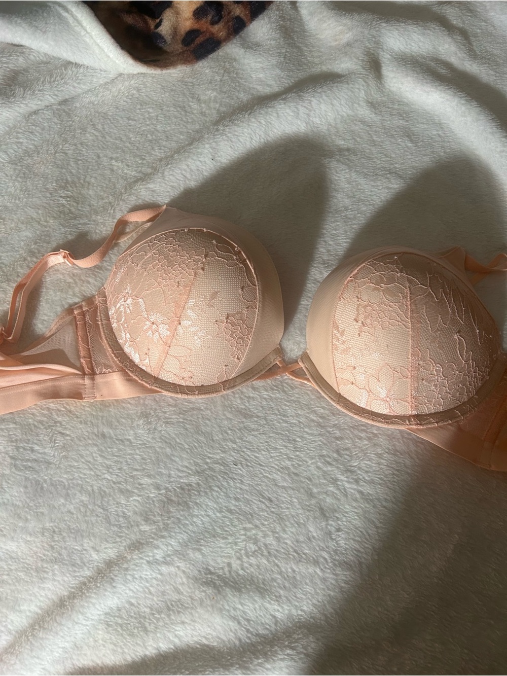 Victoria's Secret Peach Lace Push-Up Bra